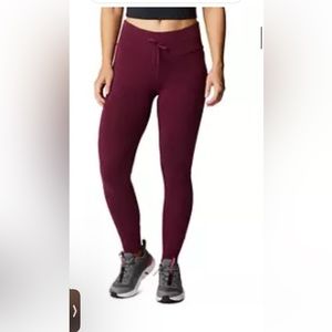 Columbia Trek Legging in Marionberry